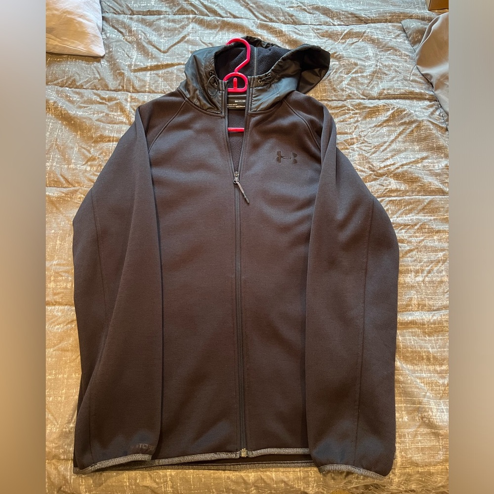 Men’s UnderArmour coldgear hooded Jacket. Size small/medium